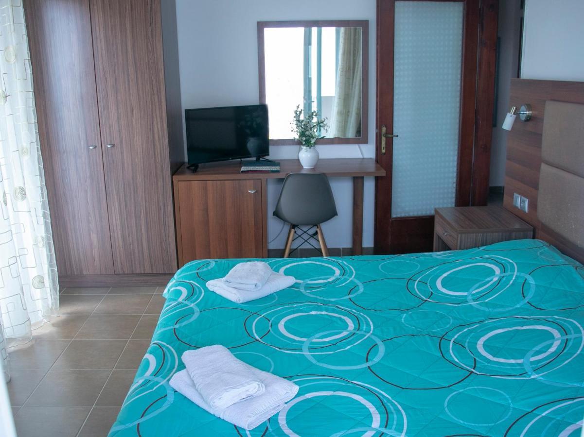 Maria Apartments Paralia Dionysiou Exterior photo