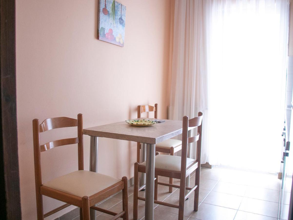 Maria Apartments Paralia Dionysiou Exterior photo