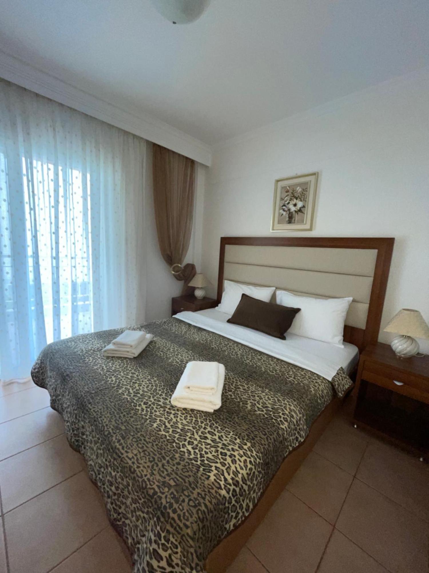 Maria Apartments Paralia Dionysiou Exterior photo